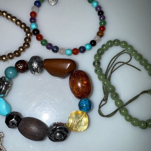 SET OF WOMENS BRACELETS - Picture 3 of 3